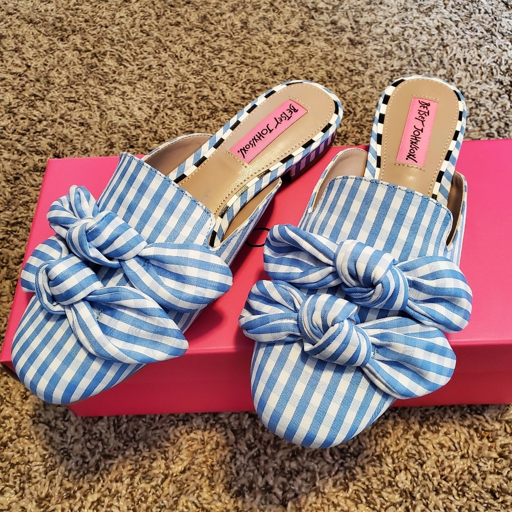 [Going out of business SALE Women's shoes] Betsey